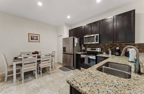 Veranda Palms House | Veranda Sunshine Escape – 5 BDR Sleeps 12! Family Friendly Resort Amenities