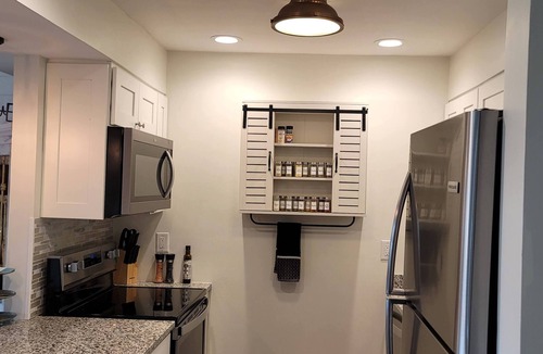 Vero Beach Condo | Vero Isles,Canal View, Boaters Welcomed,April till Dec, Furnished,1/1,Upscale!