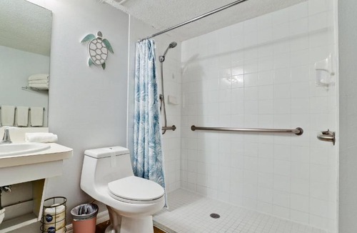 Trailer Estates Apartment | Very Close To IMG Academy, Beaches, Restaurants