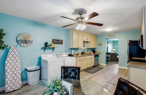 Fort Myers House | Vibrant Bungalow in Historical Fort Myers District