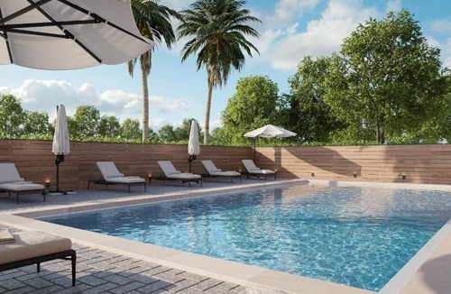 Kissimmee Hotel | Vibrant Family Room Near Thrilling Orlando Theme Park Fun