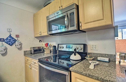 South Pinellas Community Council House | Vibrant St. Petersburg Home w/Private Yard!
