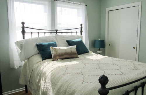 North Cape May Cottage | View bay from our observation deck. Rent Sun. to Sun. Free linen/towel service!.