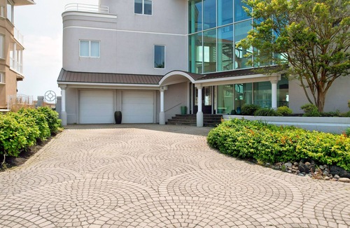 Southend House | VIEWS FROM EVERY ROOM!