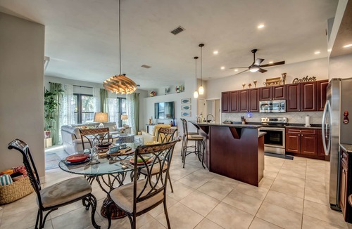 Cape Coral House | Villa 16 Peaceful Waterside Home Walk to shopping and Restaurants. NEW TO RENTAL
