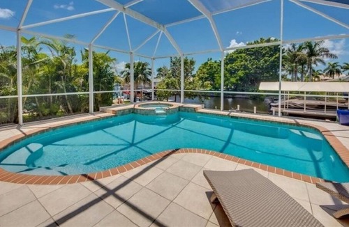 Yacht Club House | VILLA BAYSHORE