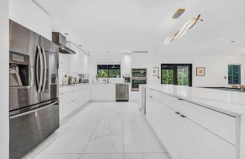 Golden Glades House | Villa Bellavista, Tropical 5BR Oasis with Private Pool