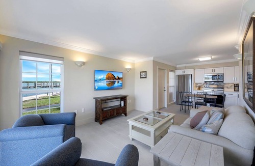 Marco Island Condo | Villa de Marco, Water-front 1-bedroom condo on Marco Island with & Washer Dryer