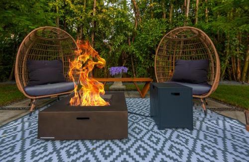 Biscayne Park Villa | Villa Fiorenza w Heated Pool & Cabana , BBQ Grill