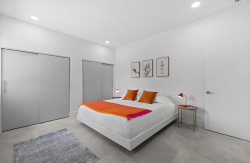 Flagami Villa | Villa Gabriel Modern, Family Home Just 15 minutes downtown Miami