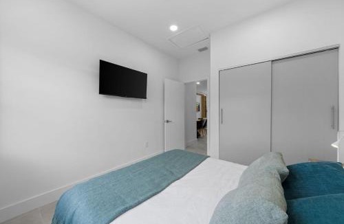 Flagami Villa | Villa Gabriel Modern, Family Home Just 15 minutes downtown Miami