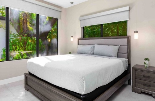 Northeast Coconut Grove Villa | Villa Oasis