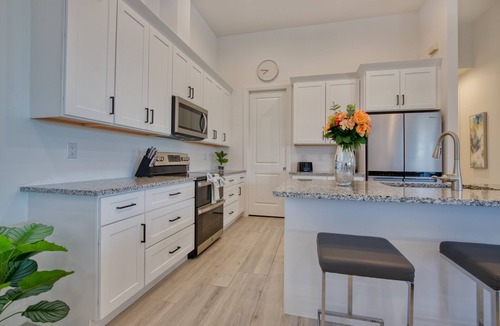 Fort Myers Villa | VILLA ROSA – HEATED POOL & SPA | WATER VIEW | BOAT RENTAL + TOURS VOUCHER INCL.