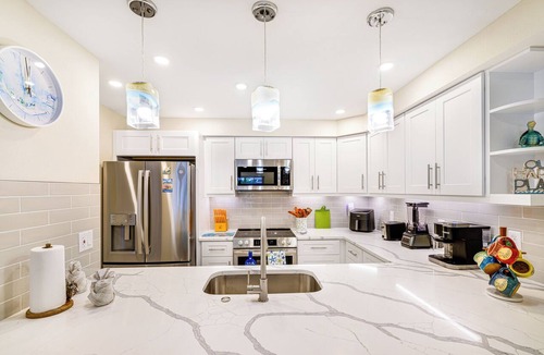 Sanibel Condo | 🌺Villa Sanibel 3A: New Coastal Elegance -First Floor-Overlooks Pool🤽‍♀️