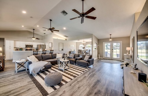 Yacht Club Villa | Villa Sarasota - great boating location, heated pool, cozy