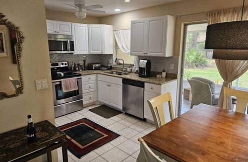 Park East Villa | Villa Siesta III-Downtown & Pool