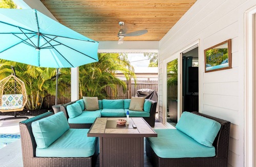 United Central Apartment | Villa Splash! Centrally located in St Pete. A studio efficiency w/private pool