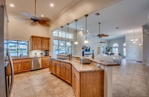 Yacht Club Villa | Villa Superior - great view with heated pool and spa, tiki hut & billard