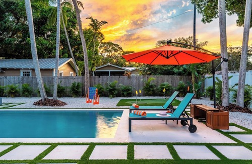 River District House | Villa Tessa: Sleeps 12, 4BR-3BA-Pool/Spa-Mini Golf-Small Dog OK-8 Miles to Beach