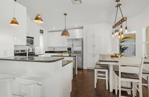 Cape Coral Villa | Villa Tuscany: Luxury Stay with Pool & Spa
