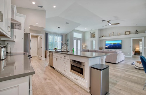 Pelican Villa | VILLA VANITY – HEATED POOL & SPA | GULF ACCESS | BOAT RENTAL + TOURS VOUCHER INCL.