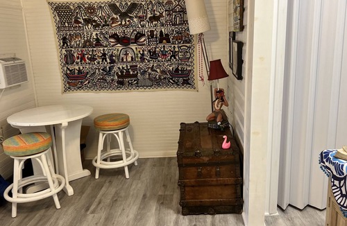 Village of the Arts Cottage | Village Art House Cottage near Anna Maria Island