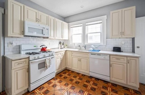 Ampere Apartment | Visiting Seton Hall & South Orange Stay Here
