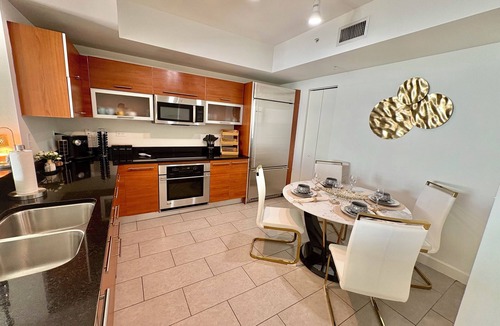 Fort Myers Apartment | Vista Luxe Large Apartment Ocean View