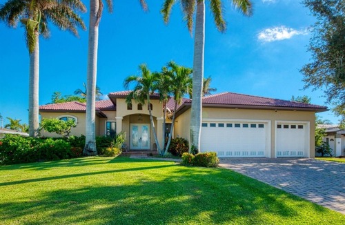 Caloosahatchee Villa | VRCC Villa Poseidon’s Paradise