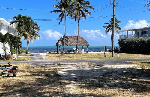 Silver Shores House | WAKE UP TO AN OCEANVIEW