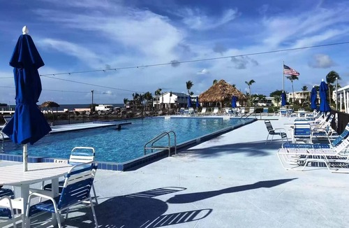 Silver Shores House | WAKE UP TO AN OCEANVIEW