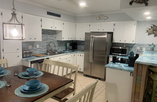 Englewood Apartment | WALK TO BEACH ACCESS! DOG FRIENDLY! UNIT 2A