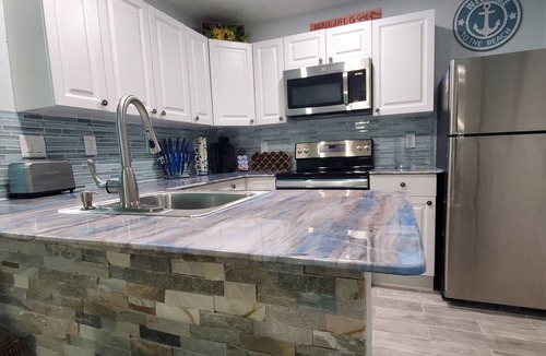 Englewood Apartment | WALK TO BEACH ACCESS! Coastal Studio – Starfish Stays 2C Dog Friendly.