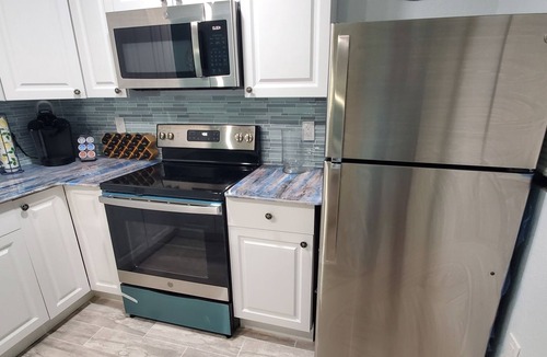 Englewood Apartment | WALK TO BEACH ACCESS! Coastal Studio – Starfish Stays 2C Dog Friendly.