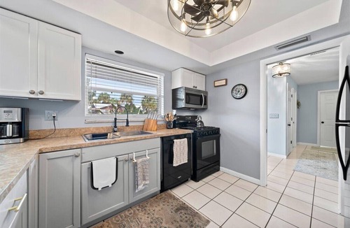 Historic Downtown Melbourne House | Walk to Downtown, 3 Bedrooms, 2 Bath, Family Friendly House