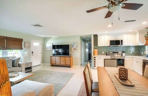 Fort Pierce Cottage | Walk to Jetty Park: Harbor District Home!