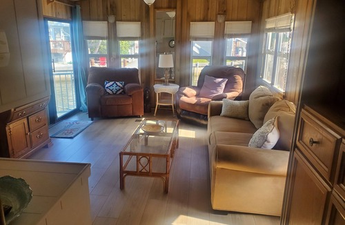 Nettles Island House | Walk to ocean on canal great views