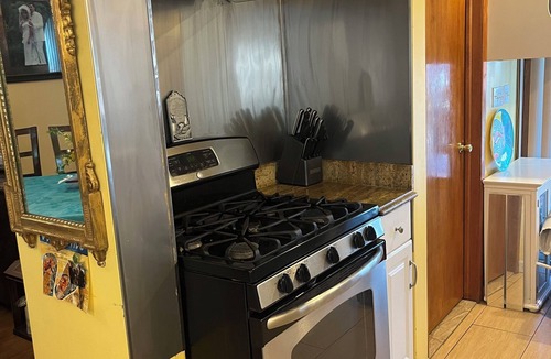 Rutherford House | Walk to Rutherford Transit - Near MetLife Stadium - Three Bedroom - Parking