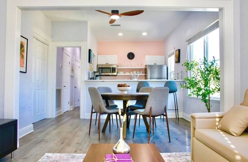 Riverside Heights House | Walk to Tampa Riverwalk King Bed Free Parking