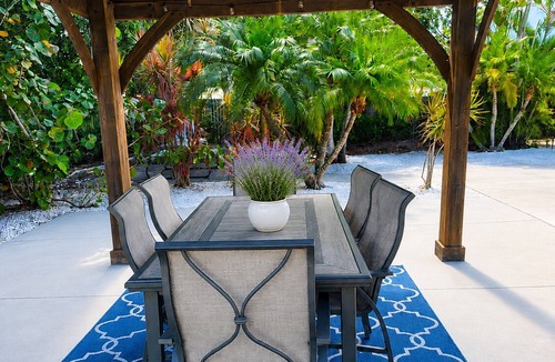 Sarasota House | Walk to the Beach