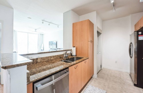 Boynton Beach Condo | Walking Distance to the Beach -10 min drive to Delray - Pet Friendly Condo