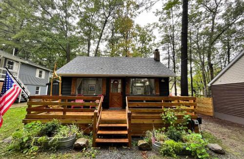 Hawley House | Wally’s Cottage Close to Lake