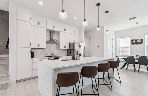 St. Petersburg House | Warehouse Arts District Modern Townhome