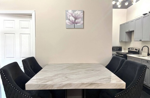 Guttenberg Apartment | Washer dryer 20 minutes to New York City
