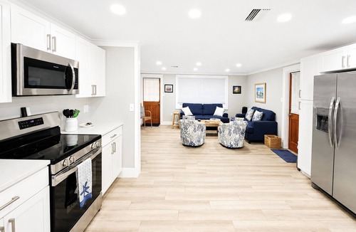Englewood House | Waterfront 3 Bedroom Retreat - Dock, Bay Front, Beach Access