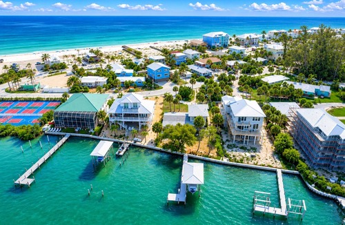 Englewood House | Waterfront 3 Bedroom Retreat - Dock, Bay Front, Beach Access