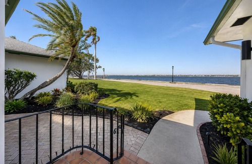 River District House | Waterfront 4 BR w/Pool 15 min to IMG/AMI