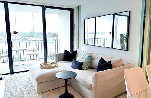 Land of the Presidents Apartment | Waterfront boutique resort pad