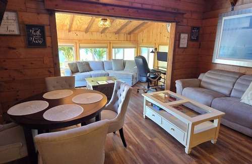 Okeechobee Cabin | Waterfront Cabin with boat dock on Okeechobee Rim Canal