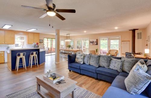 Wiley House | Waterfront ‘CasAbella Cottage’ w/Kayaks & Fishing